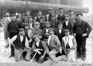 Workers-at-Bethlehem-Steel-in-early-1900s